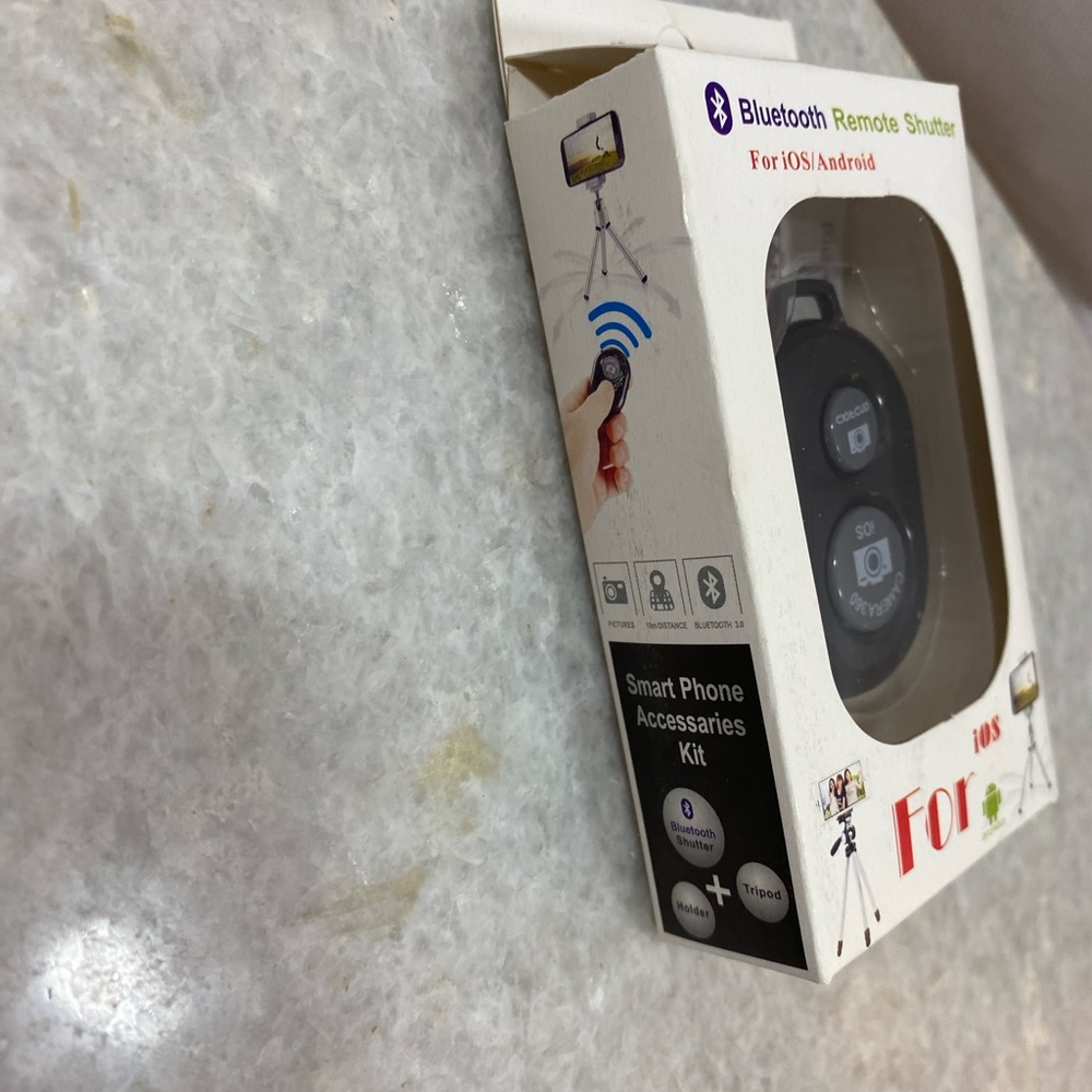 New in Box Bluetooth Remote Shutter for IOS/Android - Picture 4 of 4
